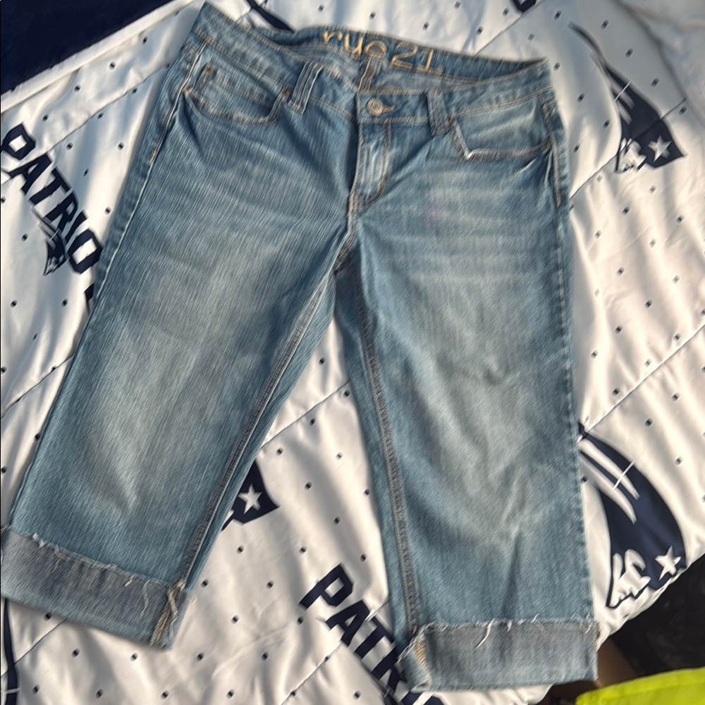 Rue21 Blue capri Cropped Jeans